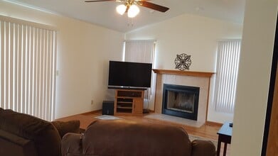 703B Burgess Dr in North Utica, IL - Building Photo - Building Photo
