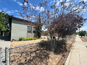 210 W Geary St in Fresno, CA - Building Photo - Building Photo