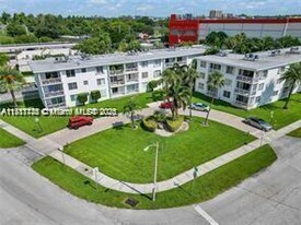 1600 NE 114th St in Miami, FL - Building Photo