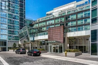 2916 Hwy 7 in Vaughan, ON - Building Photo - Building Photo