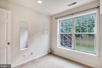 5413 Summer Leaf Ln in Alexandria, VA - Building Photo - Building Photo