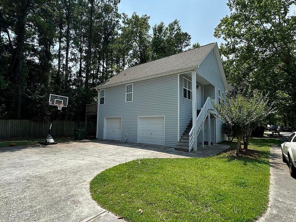 4320 McClelland Dr in Wilmington, NC - Building Photo