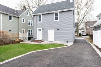 9 Capitol Ave in Williston Park, NY - Building Photo - Building Photo