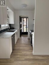 8006 Paddock Trail Dr in Niagara Falls, ON - Building Photo - Building Photo