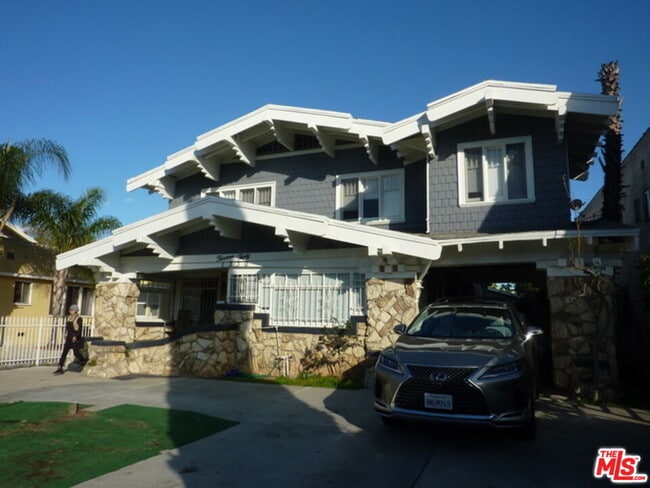 property at 1330 Crenshaw Blvd