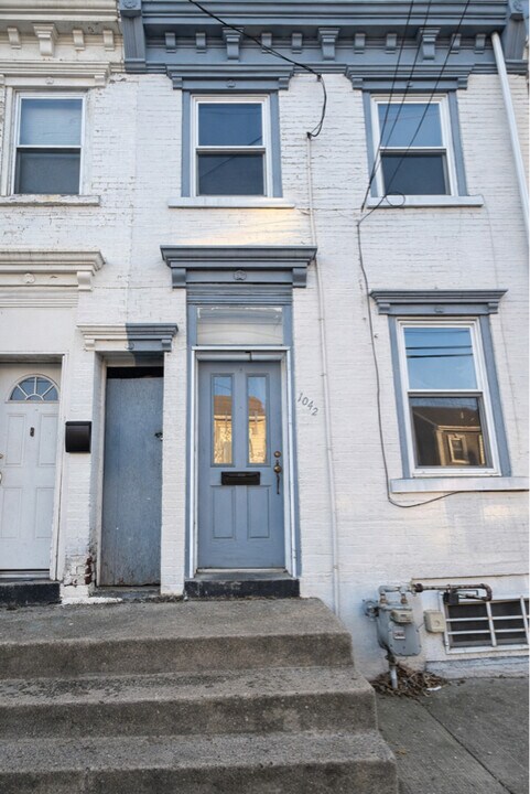 1042 Butler St in Easton, PA - Building Photo