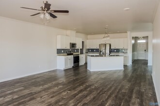 128 Creek Ridge Dr in Meridianville, AL - Building Photo - Building Photo