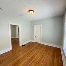 1047 Park St SW in Grand Rapids, MI - Building Photo - Building Photo