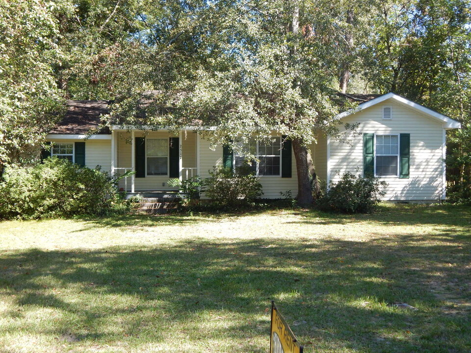 2517 Churchill Dr in Valdosta, GA - Building Photo