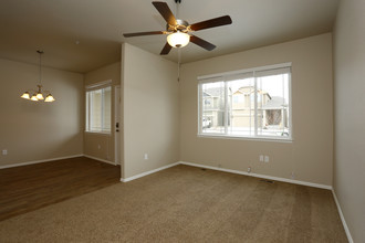 Rigden Farm Townhomes in Fort Collins, CO - Building Photo - Interior Photo