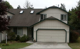 717 Shannon St in Steilacoom, WA - Building Photo