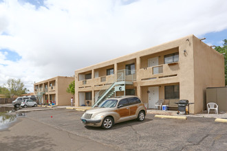 2412 Rice Ave NW in Albuquerque, NM - Building Photo - Building Photo