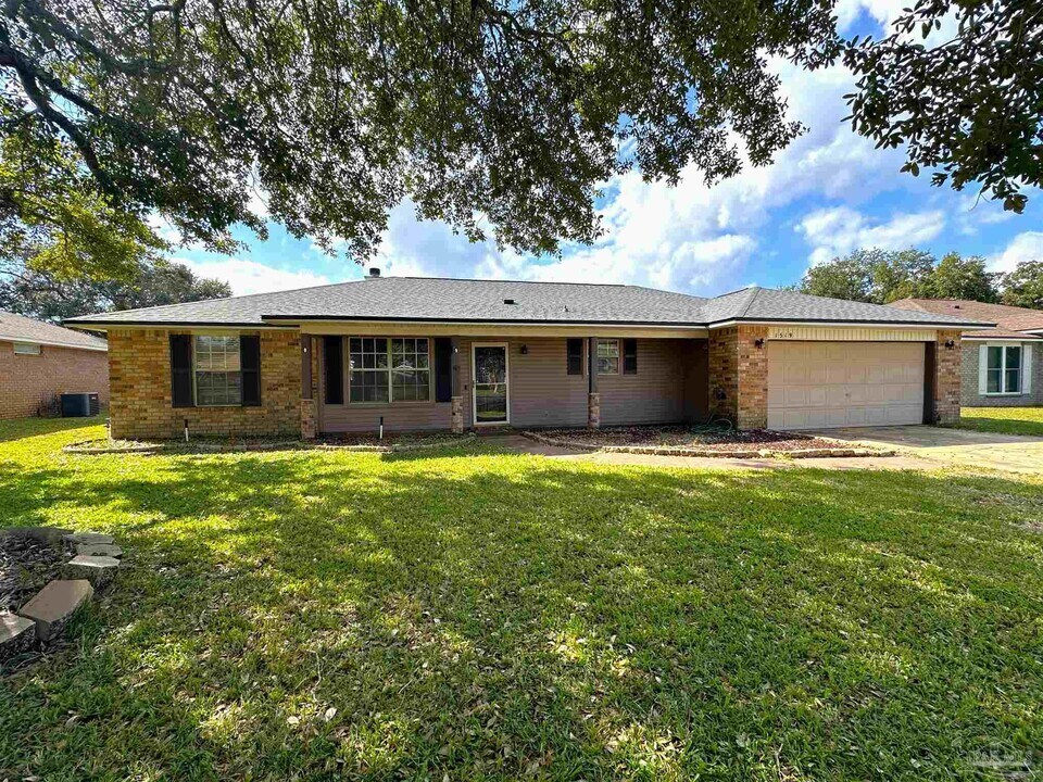 1519 Oakleigh Ct in Pensacola, FL - Building Photo