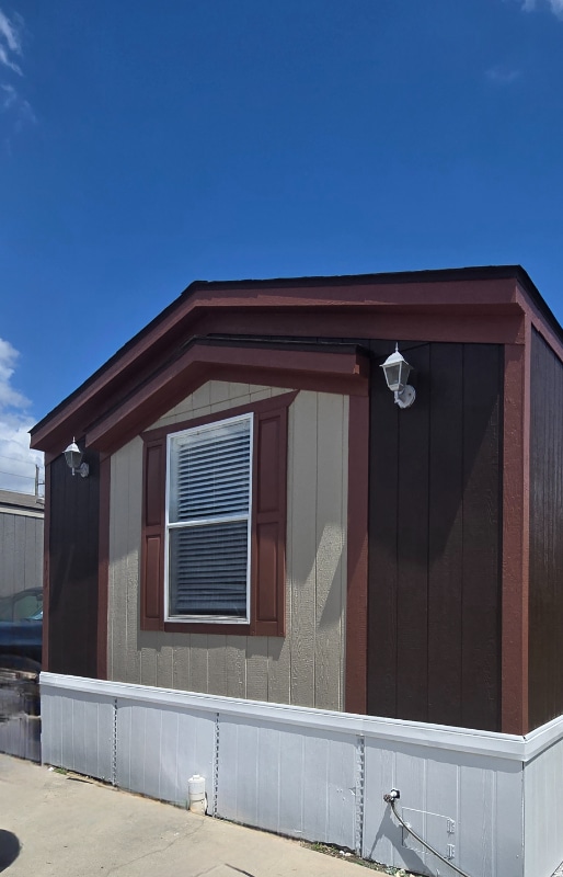property at 1120 N Vista Dr