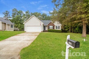 1585 Kingston Dr in Kannapolis, NC - Building Photo