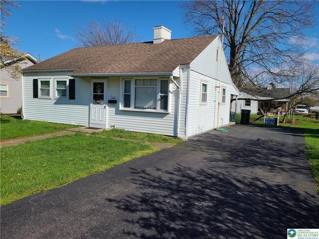 property at 1631 North Blvd