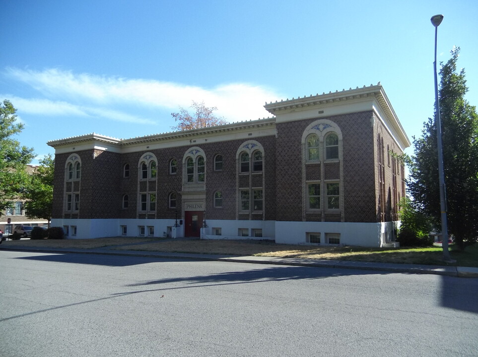 419 5th St in Cheney, WA - Building Photo