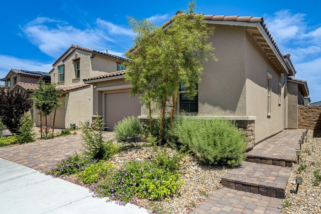 8840 Trotternish Rdg in Las Vegas, NV - Building Photo