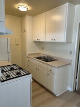 18550 Prairie St in Los Angeles, CA - Building Photo - Building Photo