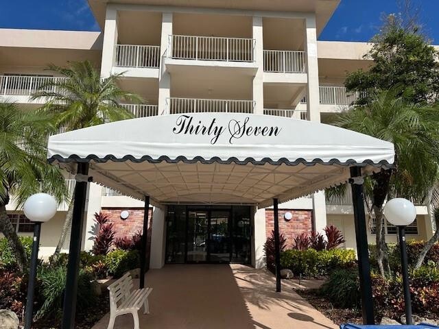 property at 3351 S Palm Aire Dr