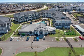 Fairmount Oaks in Burleson, TX - Building Photo - Building Photo