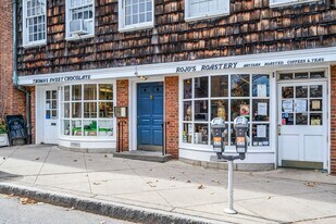 31 Palmer Sq W, Unit B in Princeton, NJ - Building Photo