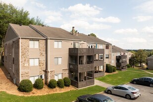Kreekview Apartments in Vestavia Hills, AL - Building Photo