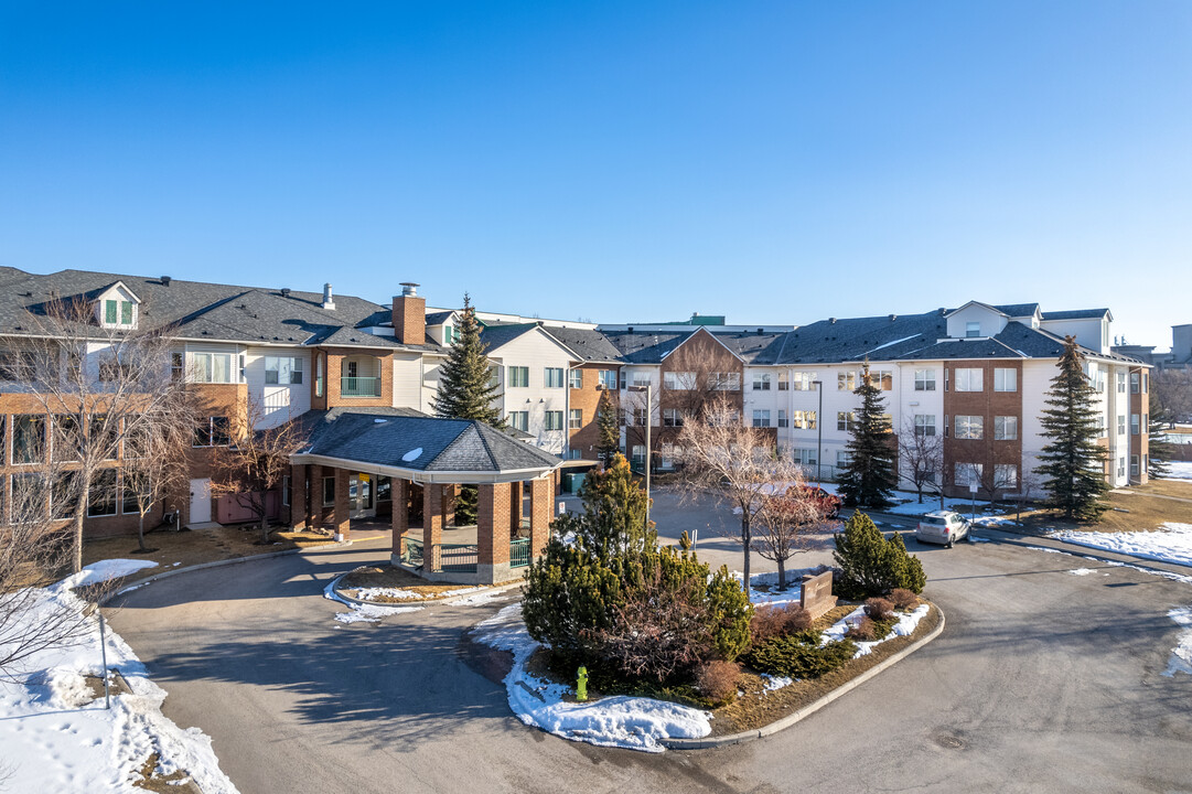 The Grandeur in Calgary, AB - Building Photo