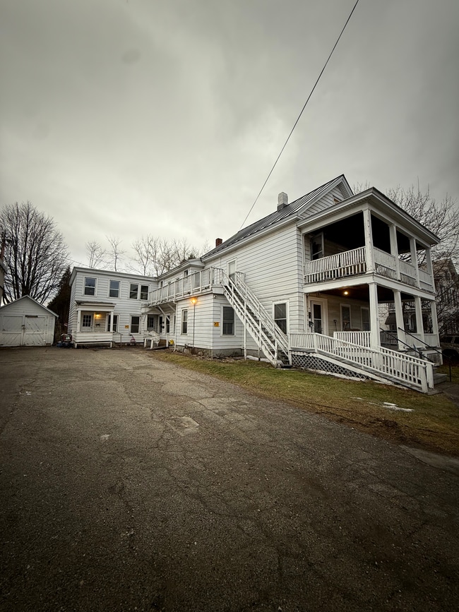 13 Church St, Unit Unit 2 in Rutland, VT - Building Photo - Building Photo