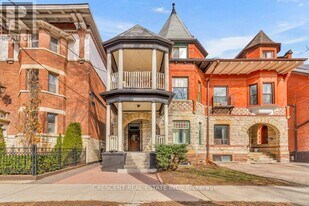 83 Madison Ave in Toronto, ON - Building Photo