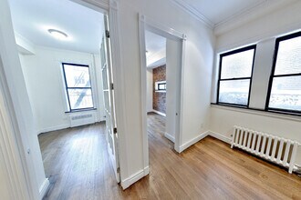 424 W 51st St in New York, NY - Building Photo - Building Photo