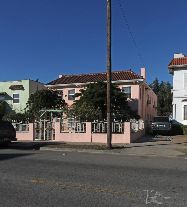 1145 N Edgemont St in Los Angeles, CA - Building Photo - Building Photo