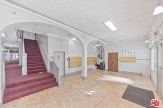 400 S Kenmore Ave in Los Angeles, CA - Building Photo - Building Photo