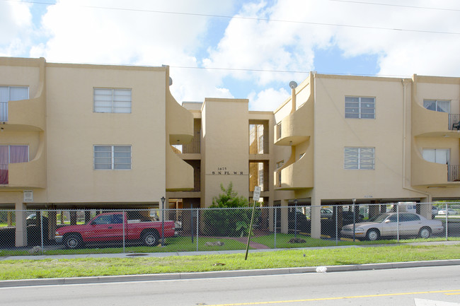 3675 W 11th Ave in Hialeah, FL - Building Photo - Building Photo