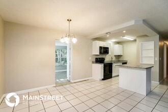 330 SE 46th Ln in Cape Coral, FL - Building Photo - Building Photo