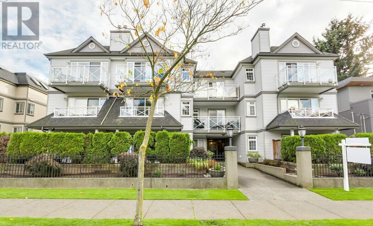 1868-1868 E 11th Ave in Vancouver, BC - Building Photo