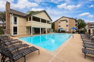 Waterford Manors in Manchester, MO - Foto de edificio - Building Photo