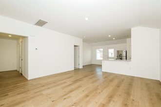 4005 Olivia St in Mustang, OK - Building Photo - Building Photo