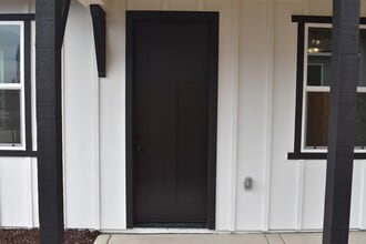 682 Stephanie Dr in Merced, CA - Building Photo - Building Photo