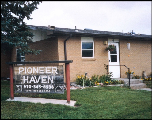 Pioneer Haven in Akron, CO - Foto de edificio