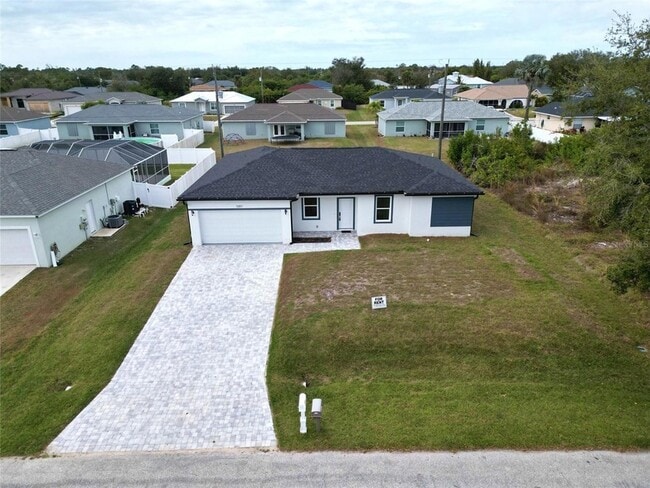 7097 Bougainvillea St in Englewood, FL - Building Photo - Building Photo