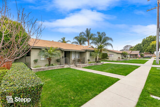 15509-15523 Blaine Ave in Bellflower, CA - Building Photo - Building Photo