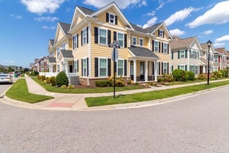 Cottage Trails at Culpepper Landing in Chesapeake, VA - Building Photo - Building Photo