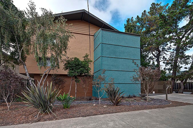3833 Maybelle Ave, Unit 4 in Oakland, CA - Foto de edificio