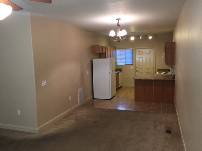 700 N Main St in Washington, UT - Building Photo - Building Photo