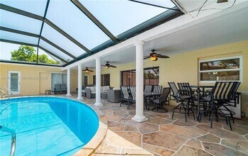 601 N 44th Ave in Hollywood, FL - Building Photo - Building Photo