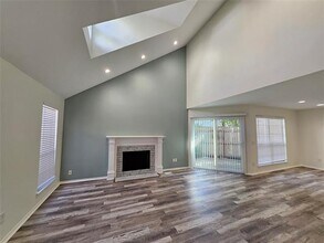 17910 Windflower Way in Dallas, TX - Building Photo - Building Photo