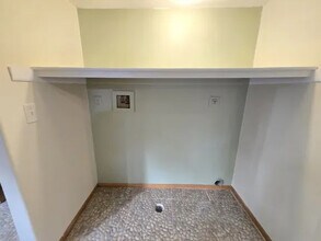 719 Maple Ave in Salina, KS - Foto de edificio - Building Photo