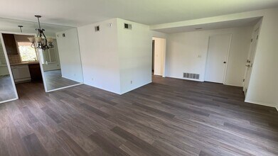 6047 Kingsbriar Dr in Yorba Linda, CA - Building Photo - Building Photo