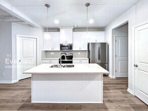 2797 Aralynn Wy in College Park, GA - Building Photo - Building Photo